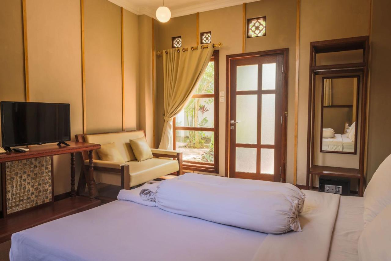 Family Hotel Gradia 2 Бату Екстер'єр фото