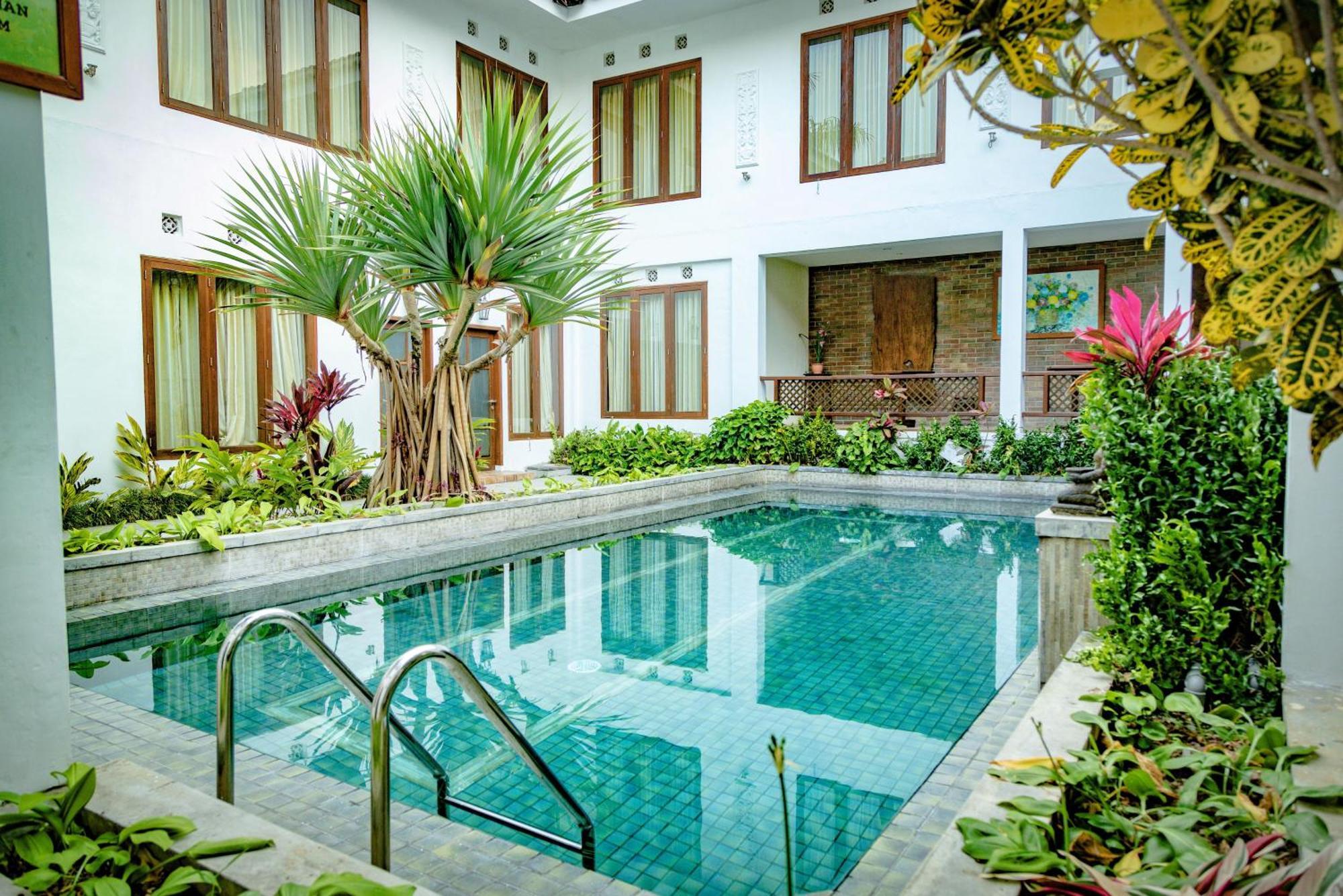 Family Hotel Gradia 2 Бату Екстер'єр фото