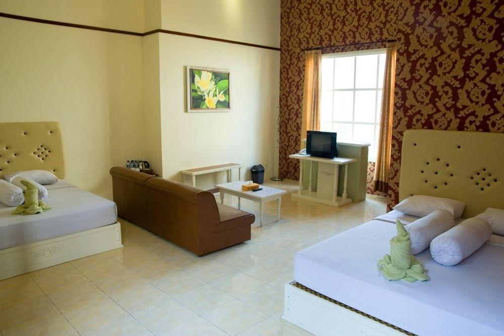 Family Hotel Gradia 2 Бату Екстер'єр фото