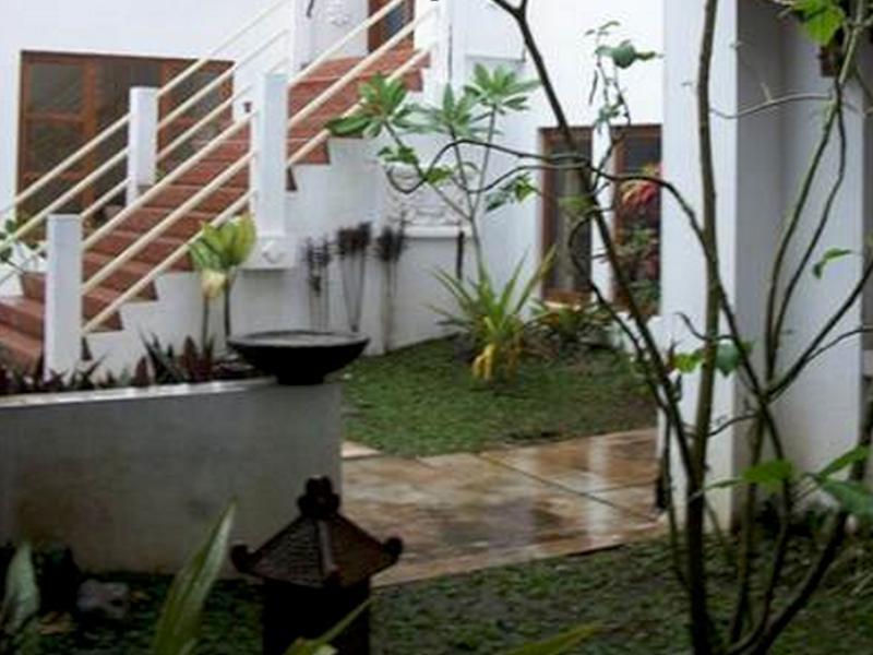 Family Hotel Gradia 2 Бату Екстер'єр фото